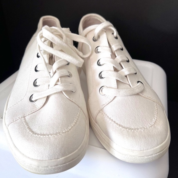 Dolce Vita Nexie White Canvas Sneakers 8.5 - Picture 1 of 7